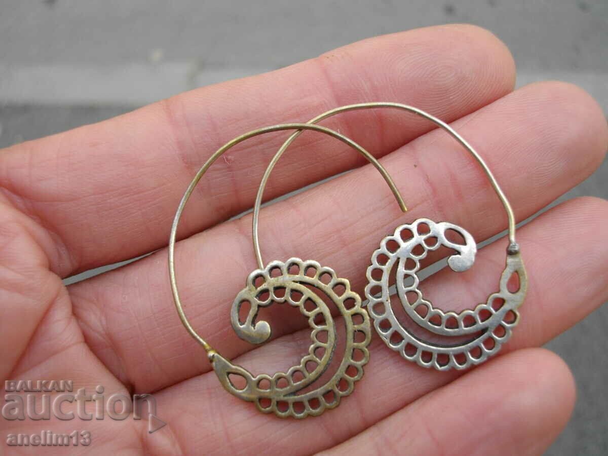 Delivery of OLD EARRINGS