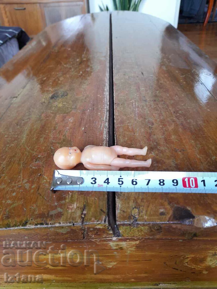 Delivery of Old baby doll Delivery of Old baby doll