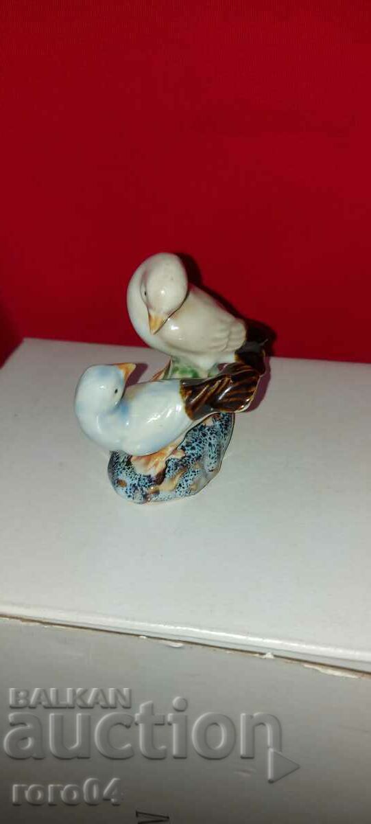 PORCELAIN STATUETTE with price 22.50 BGN | € 11.50 PORCELAIN STATUETTE with price 22.50 BGN | € 11.50