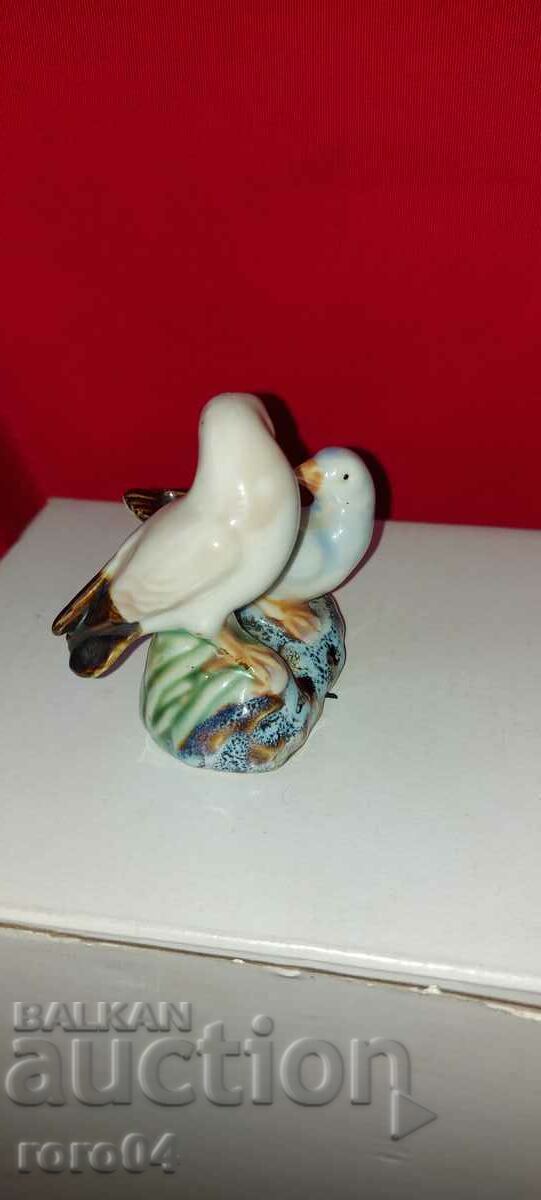 Delivery of PORCELAIN STATUETTE Delivery of PORCELAIN STATUETTE