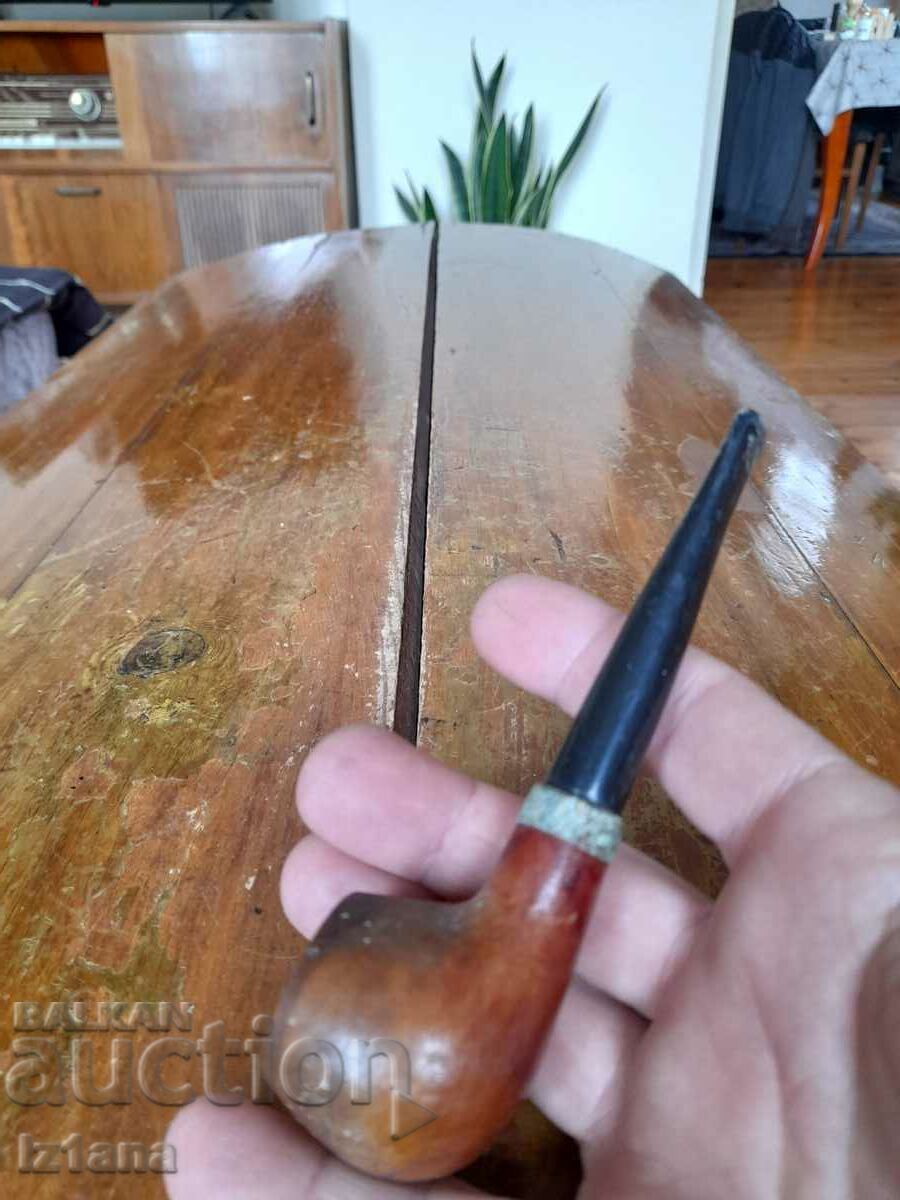 Licitație O țeavă veche