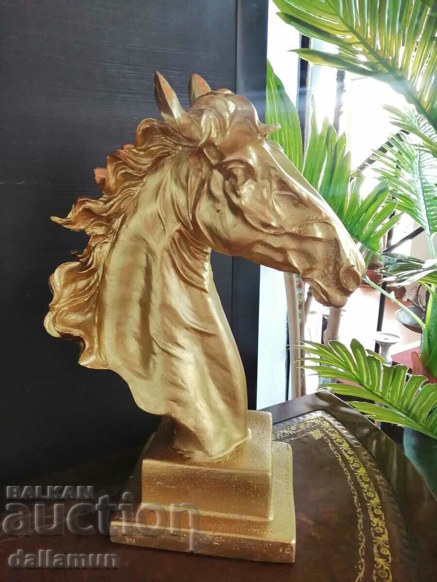 decorative statuette horse head 40 cm polyresin with price 40.00 BGN | € 20.45