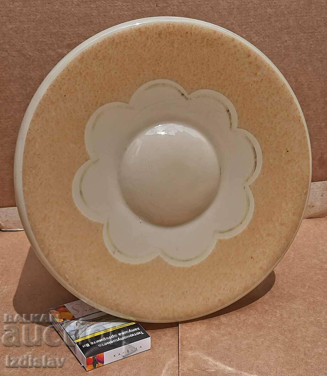 Antique glass ceiling lamp, lampshade with price 30.00 BGN | € 15.34 Antique glass ceiling lamp, lampshade with price 30.00 BGN | € 15.34