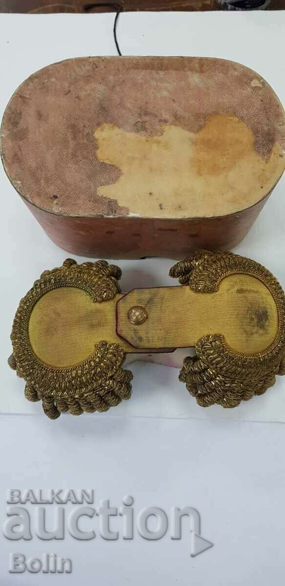 Auction Uniquely rare Russian royal general epaulettes, general 19c. Auction Uniquely rare Russian royal general epaulettes, general 19c.