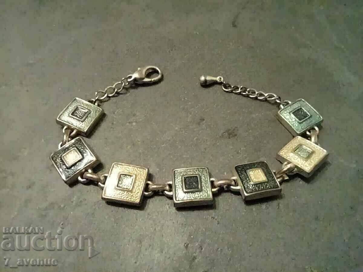 Old bracelet, stamp: for Yves Rocher, YR, jewelry 19.05.24 with price 49.99 BGN | € 25.56 Old bracelet, stamp: for Yves Rocher, YR, jewelry 19.05.24 with price 49.99 BGN | € 25.56