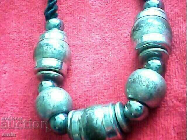 old beautiful necklace with silver-plated balls - 6 old beautiful necklace with silver-plated balls - 6
