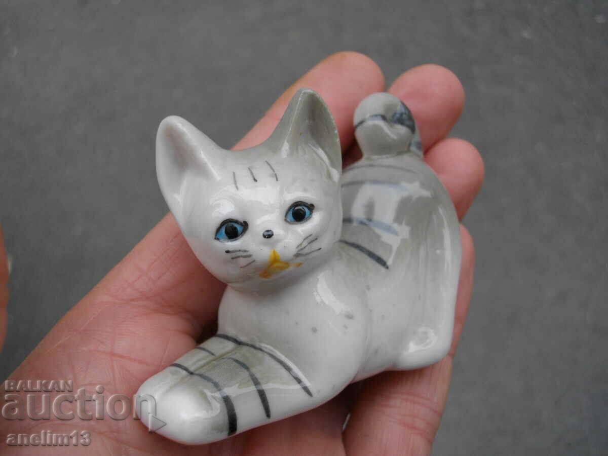 OLD PORCELAIN KITTEN with price 25.00 BGN | € 12.78