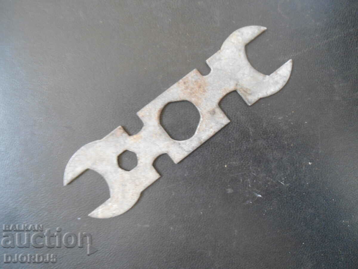 Old key with price 3.00 BGN | € 1.53 Old key with price 3.00 BGN | € 1.53