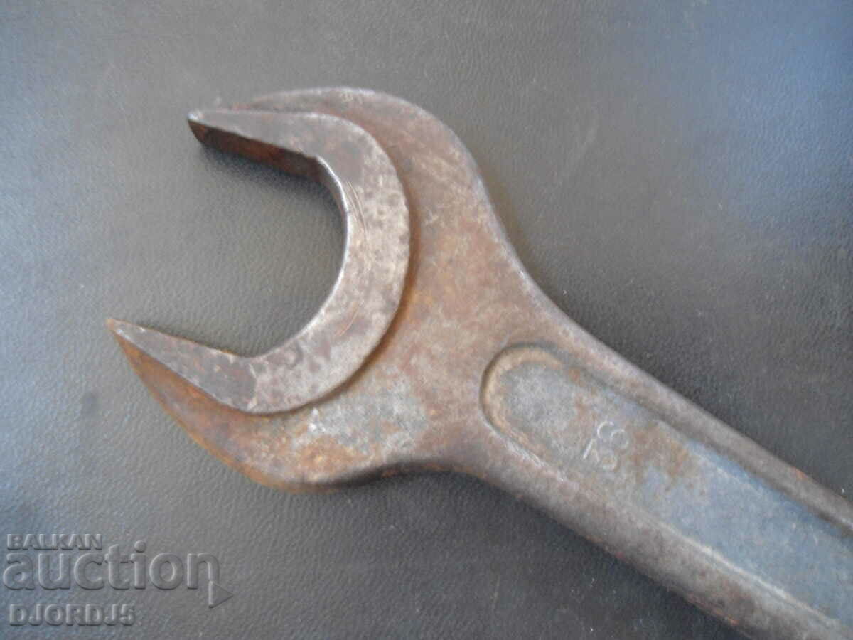 Auction Old key 32-36, markings, CHROME VANADIUM Auction Old key 32-36, markings, CHROME VANADIUM