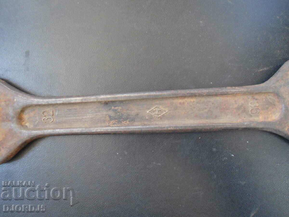 Delivery of Old key 32-36, MADE IN USSR Delivery of Old key 32-36, MADE IN USSR