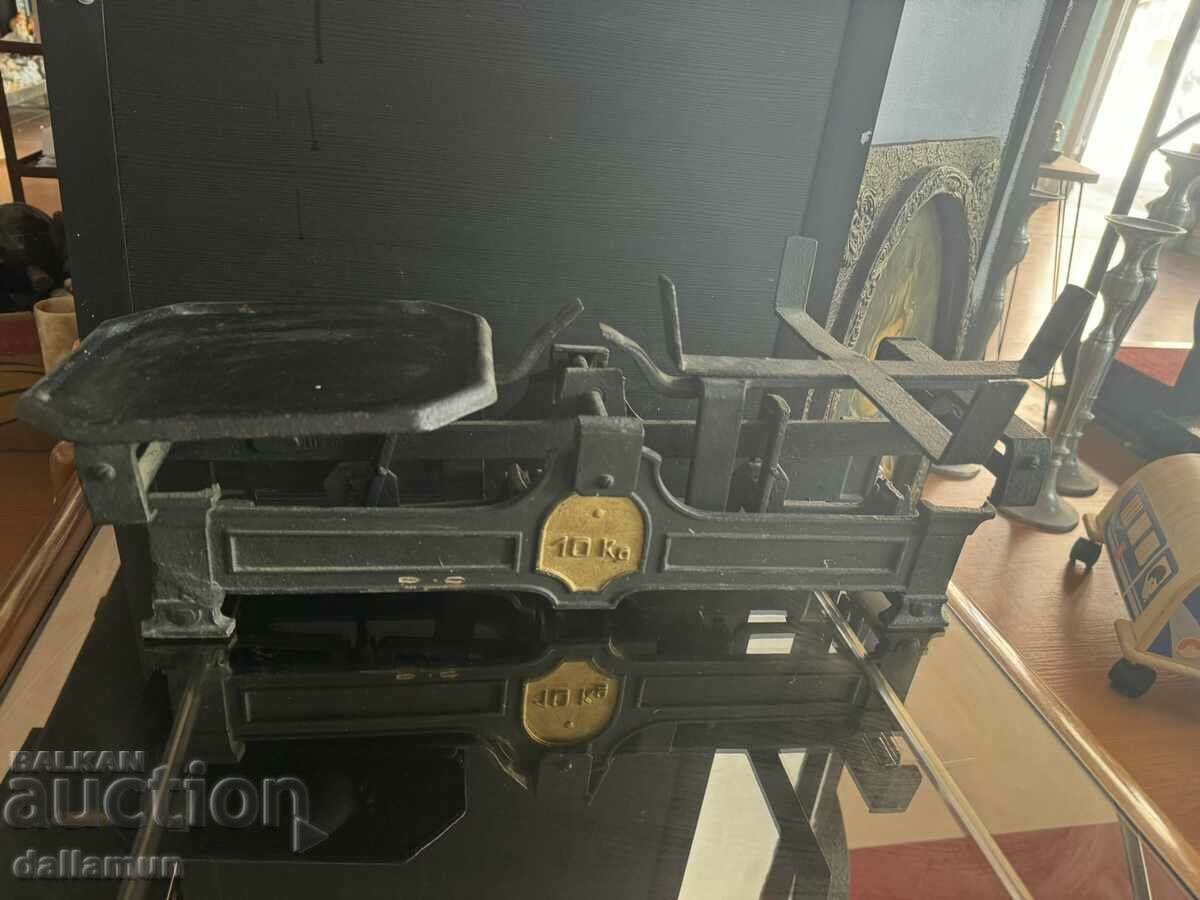 Antique iron weighing scale 10 kg with price 95.00 BGN | € 48.57 Antique iron weighing scale 10 kg with price 95.00 BGN | € 48.57