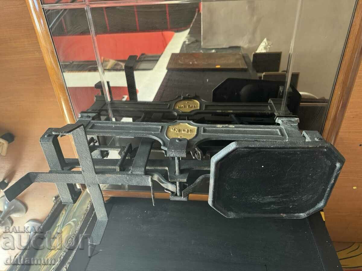 Auction Antique iron weighing scale 10 kg Auction Antique iron weighing scale 10 kg