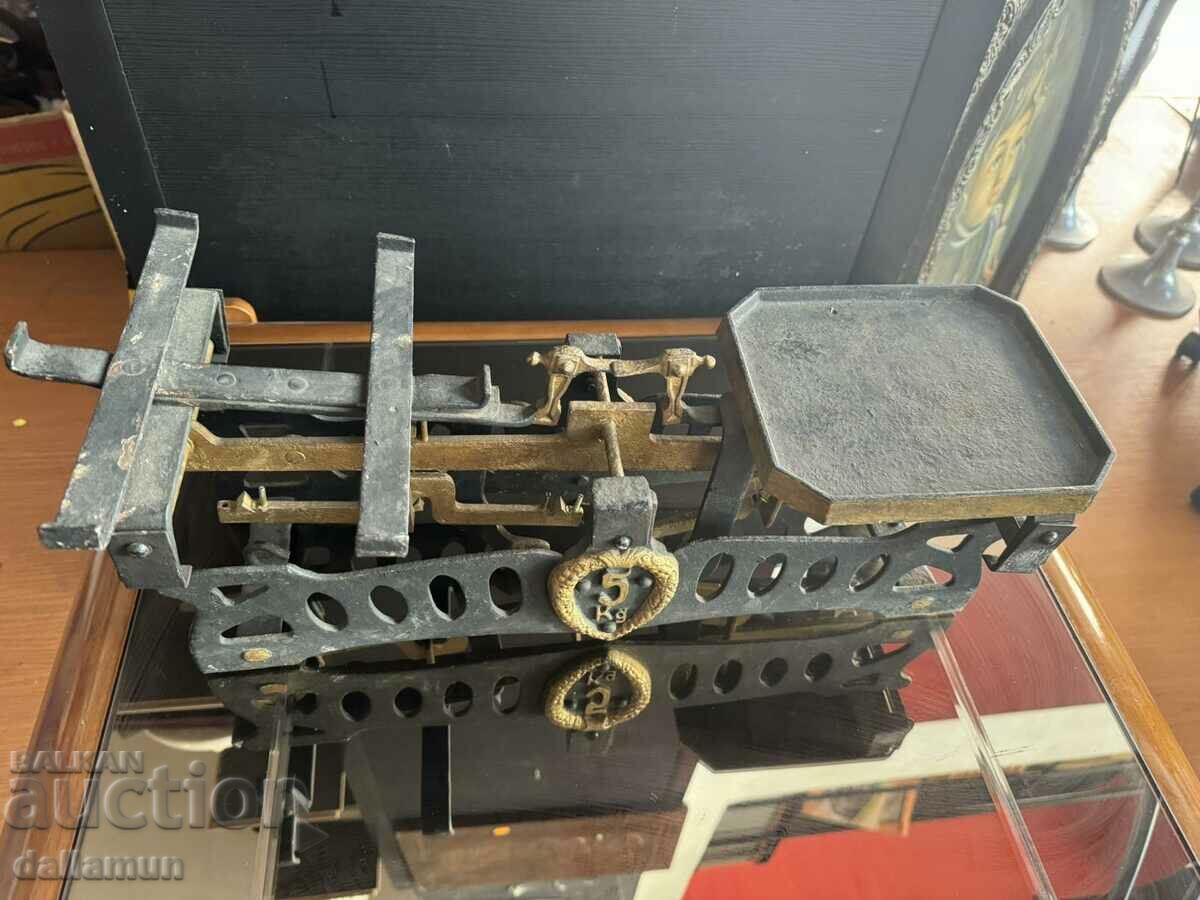 Auction Antique iron weighing scale 5 kg Auction Antique iron weighing scale 5 kg