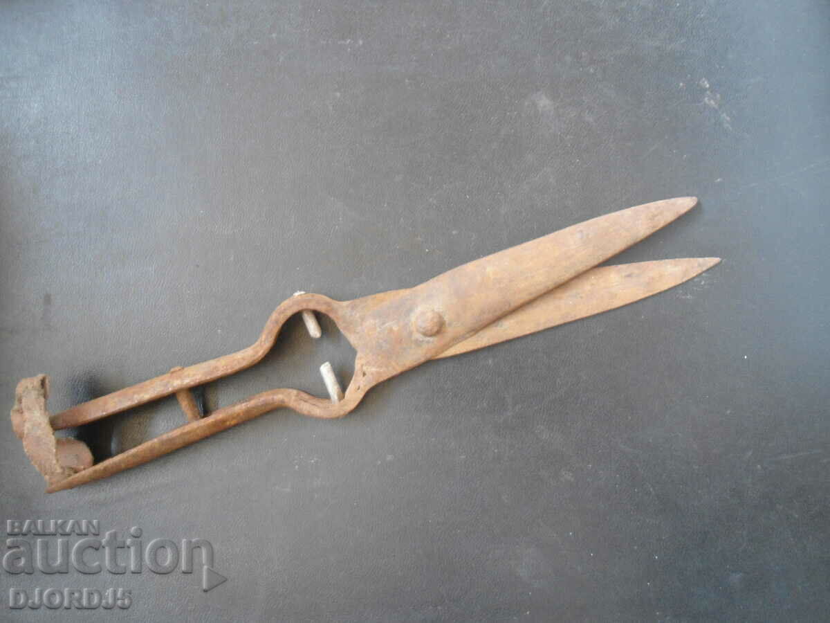 Old forged scissors, interior with price 3.00 BGN | € 1.53 Old forged scissors, interior with price 3.00 BGN | € 1.53