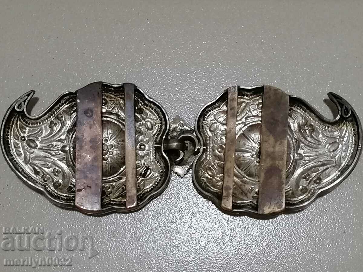 Възрожденски чукани сребърни пафти пафта чопраз сребро с цена 759.00 лв. | € 388.08 Възрожденски чукани сребърни пафти пафта чопраз сребро с цена 759.00 лв. | € 388.08