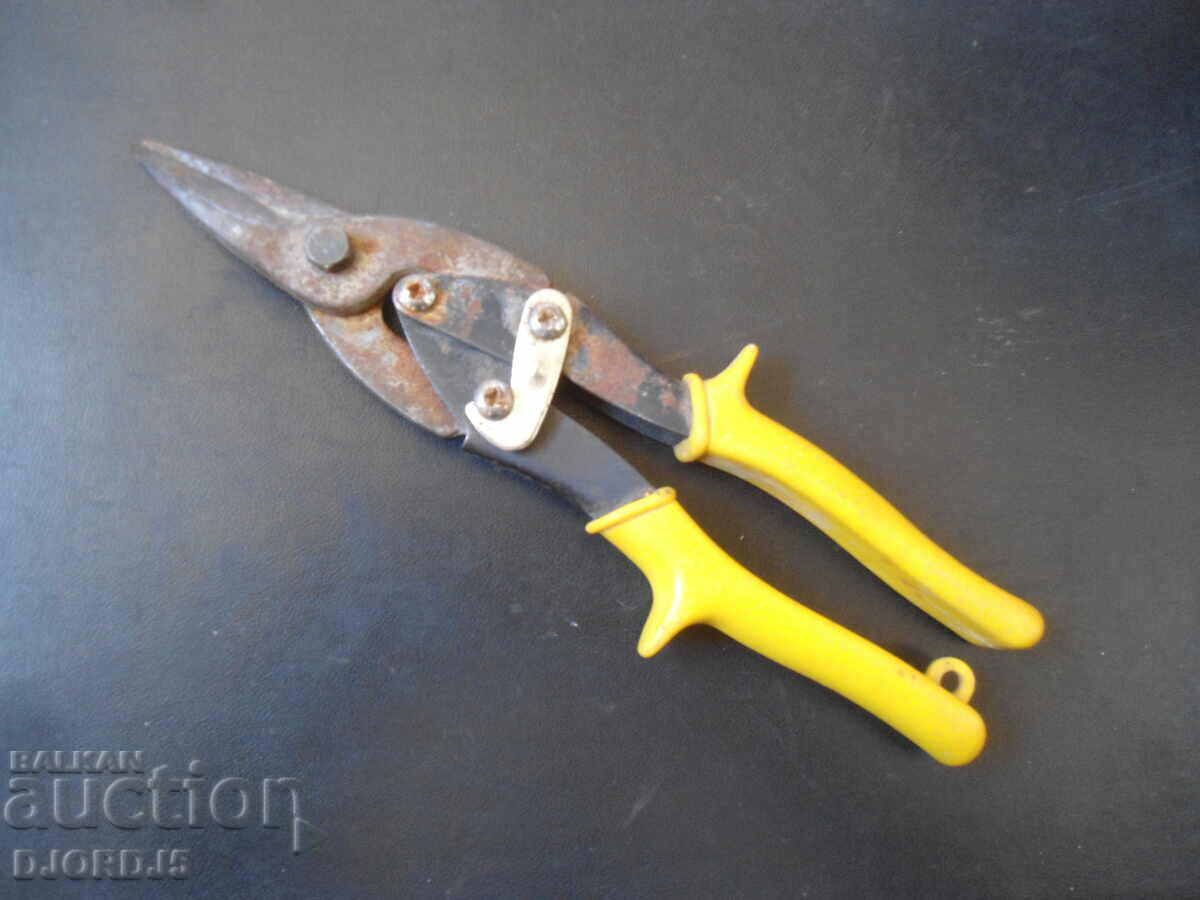 Auction Old scissors Auction Old scissors