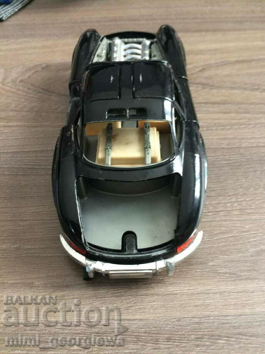 Auction Mercedes - Benz 300 SL - 1 /24 of the company "Burago" Italy Auction Mercedes - Benz 300 SL - 1 /24 of the company "Burago" Italy