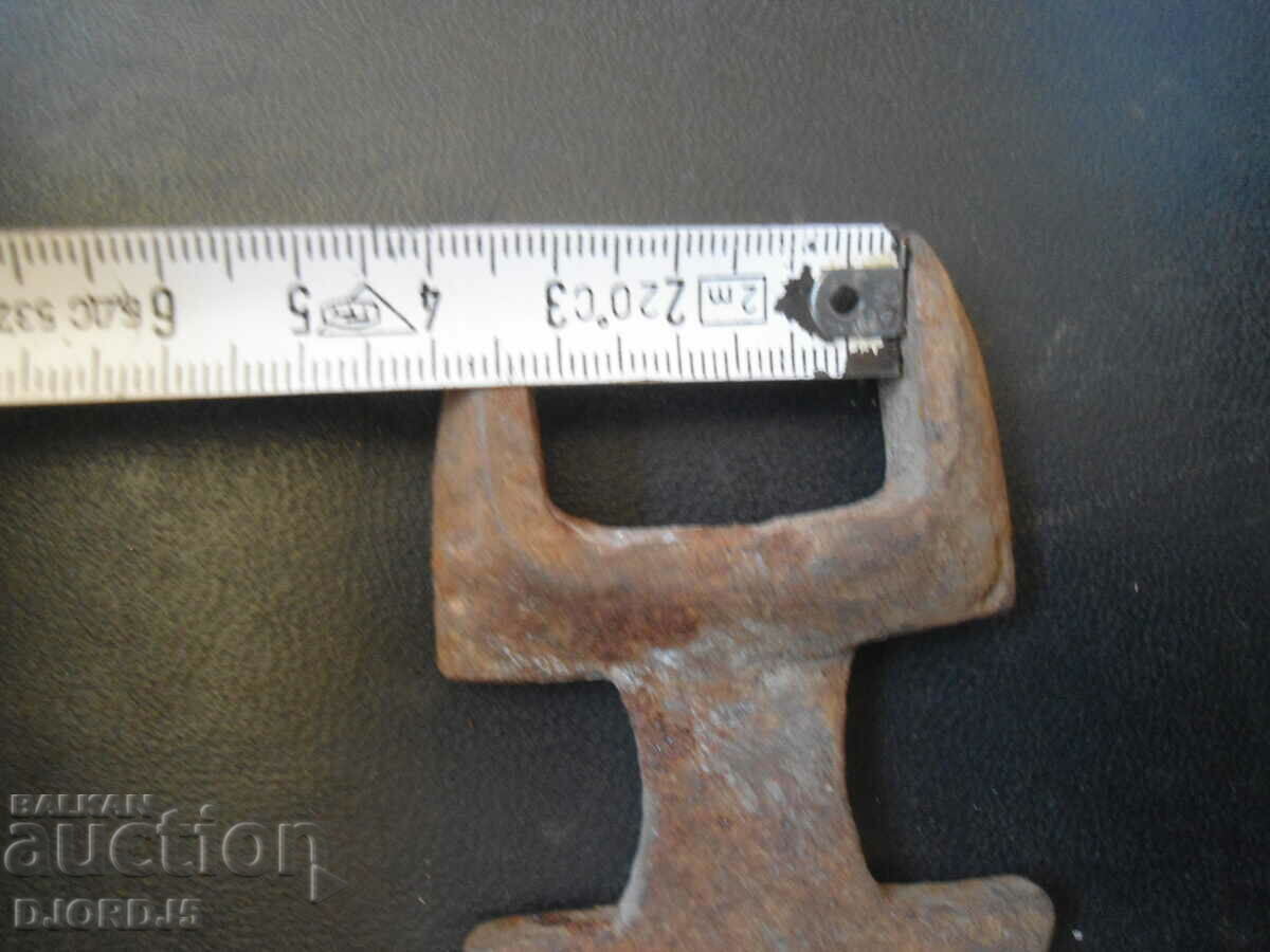 Old key with price 5.00 BGN | € 2.56 Old key with price 5.00 BGN | € 2.56