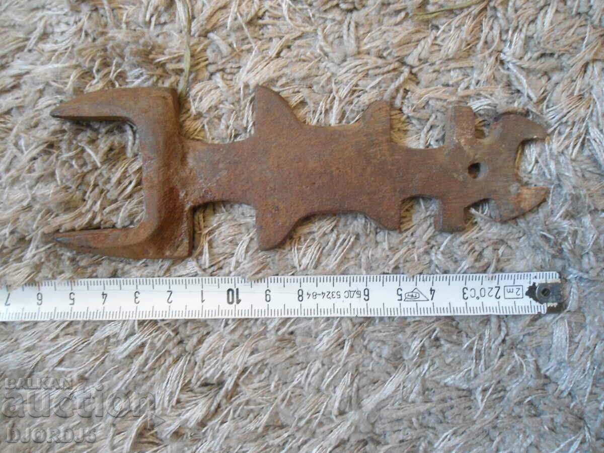 Auction Old key Auction Old key