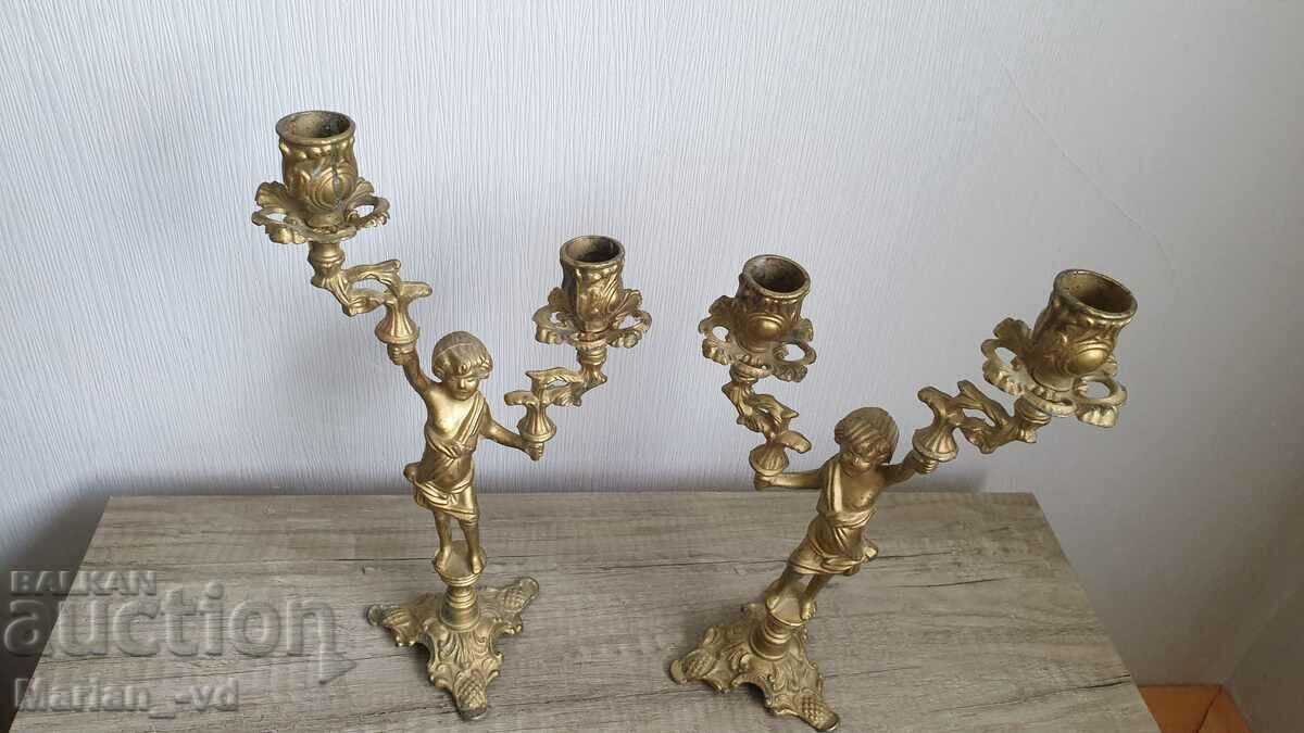 A pair of antique bronze candlesticks - 7 A pair of antique bronze candlesticks - 7