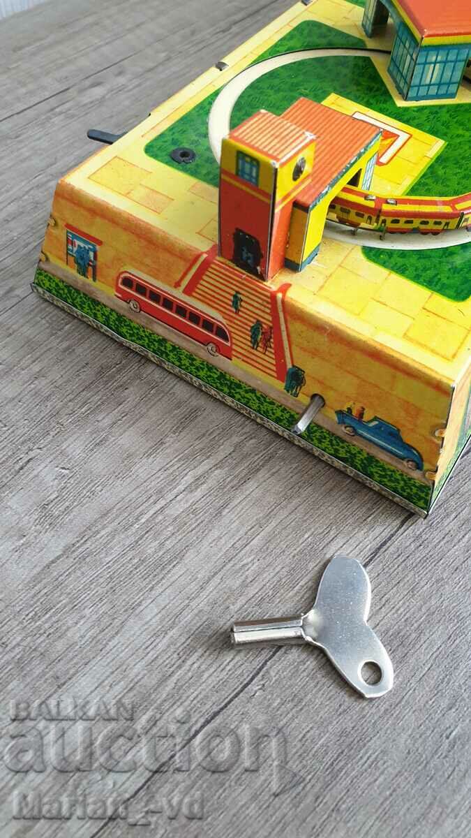 Auction OLD RUSSIAN CCCP TIN TOY RAILWAY STATION 1950's Auction OLD RUSSIAN CCCP TIN TOY RAILWAY STATION 1950's
