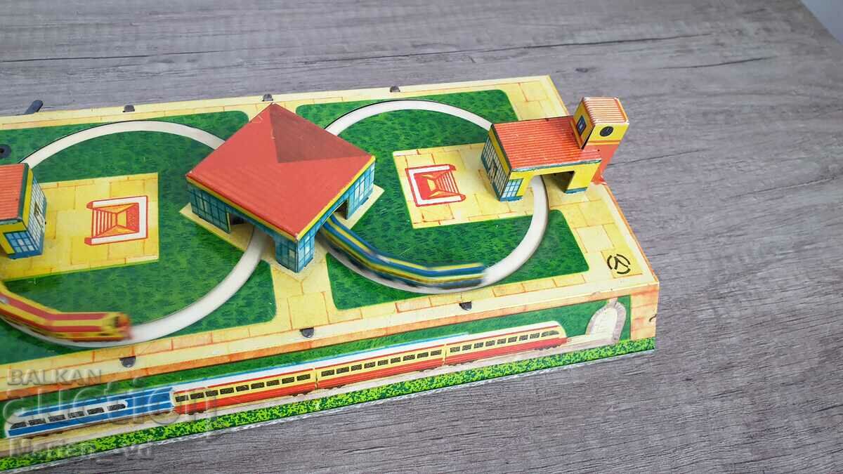 OLD RUSSIAN CCCP TIN TOY RAILWAY STATION 1950's - 7 OLD RUSSIAN CCCP TIN TOY RAILWAY STATION 1950's - 7