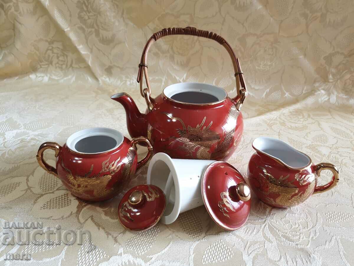 Δημοπρασία Σετ ιαπωνικής πορσελάνης Δημοπρασία Σετ ιαπωνικής πορσελάνης