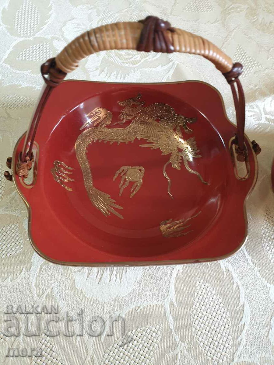 Japanese porcelain -candy and sweet dish with price 75.00 BGN | € 38.35 Japanese porcelain -candy and sweet dish with price 75.00 BGN | € 38.35