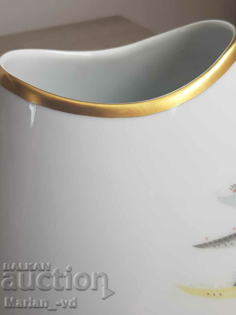 Auction Thomas Rosenthal porcelain vase, height 44 cm. Auction Thomas Rosenthal porcelain vase, height 44 cm.