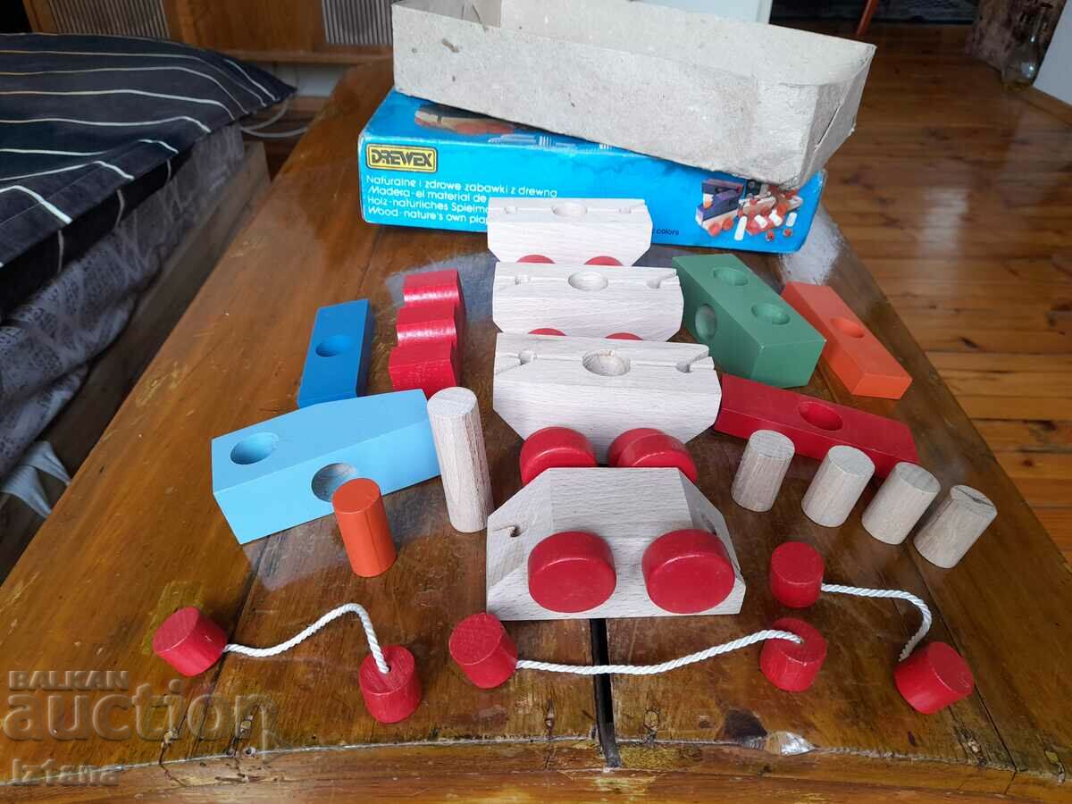 Аукцион Стар конструктор влакче