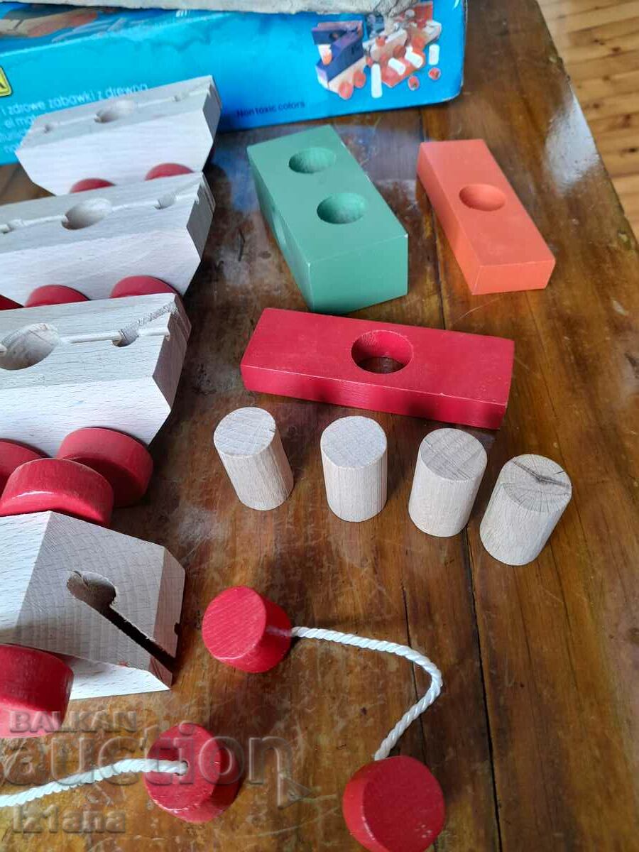 Доставка на Стар конструктор влакче