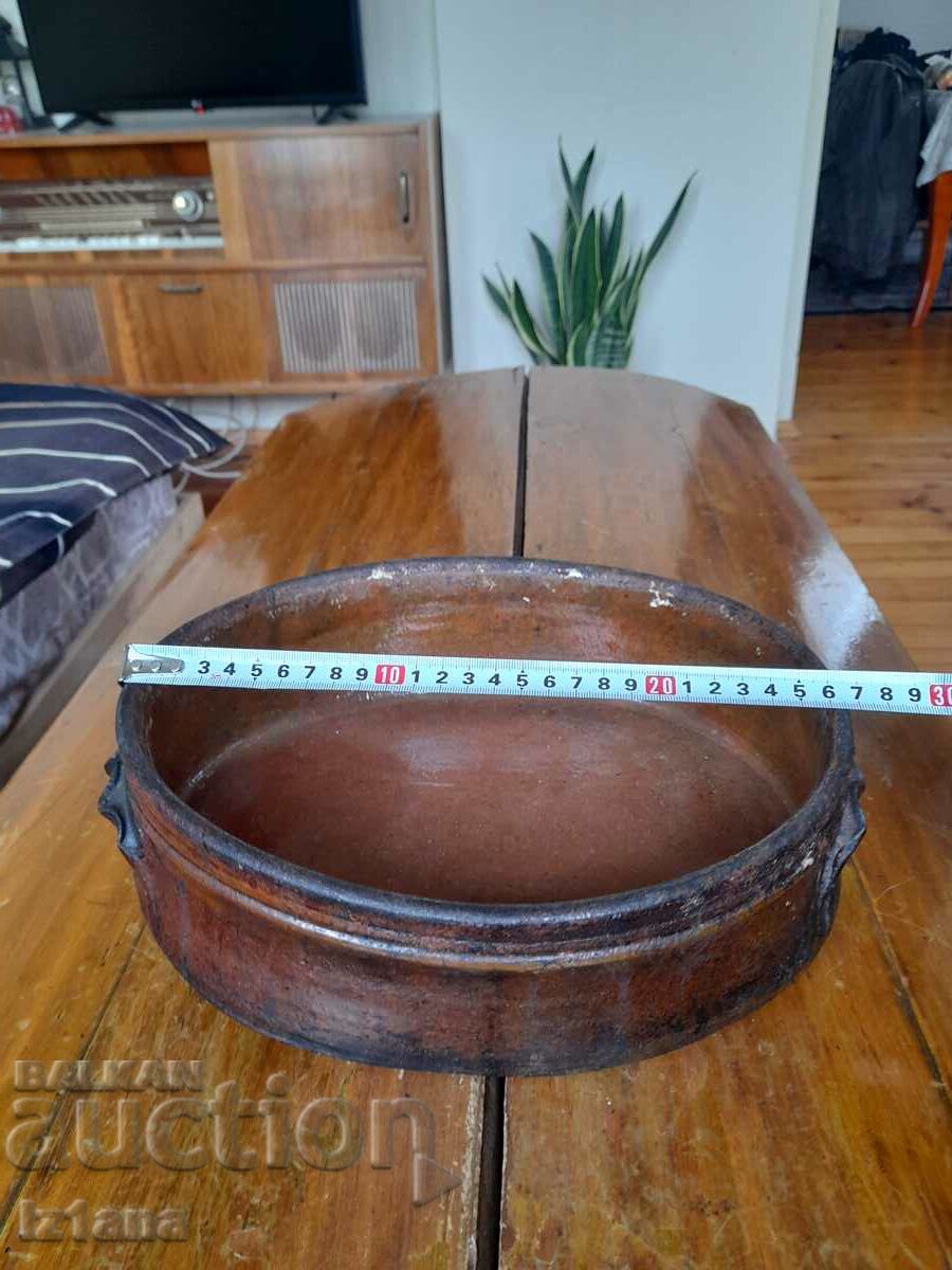 Auction Old ceramic casserole Auction Old ceramic casserole