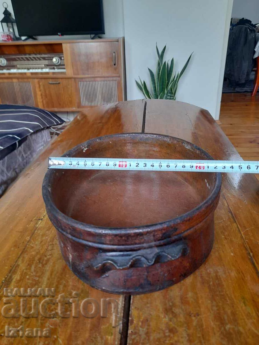 Delivery of Old ceramic casserole Delivery of Old ceramic casserole