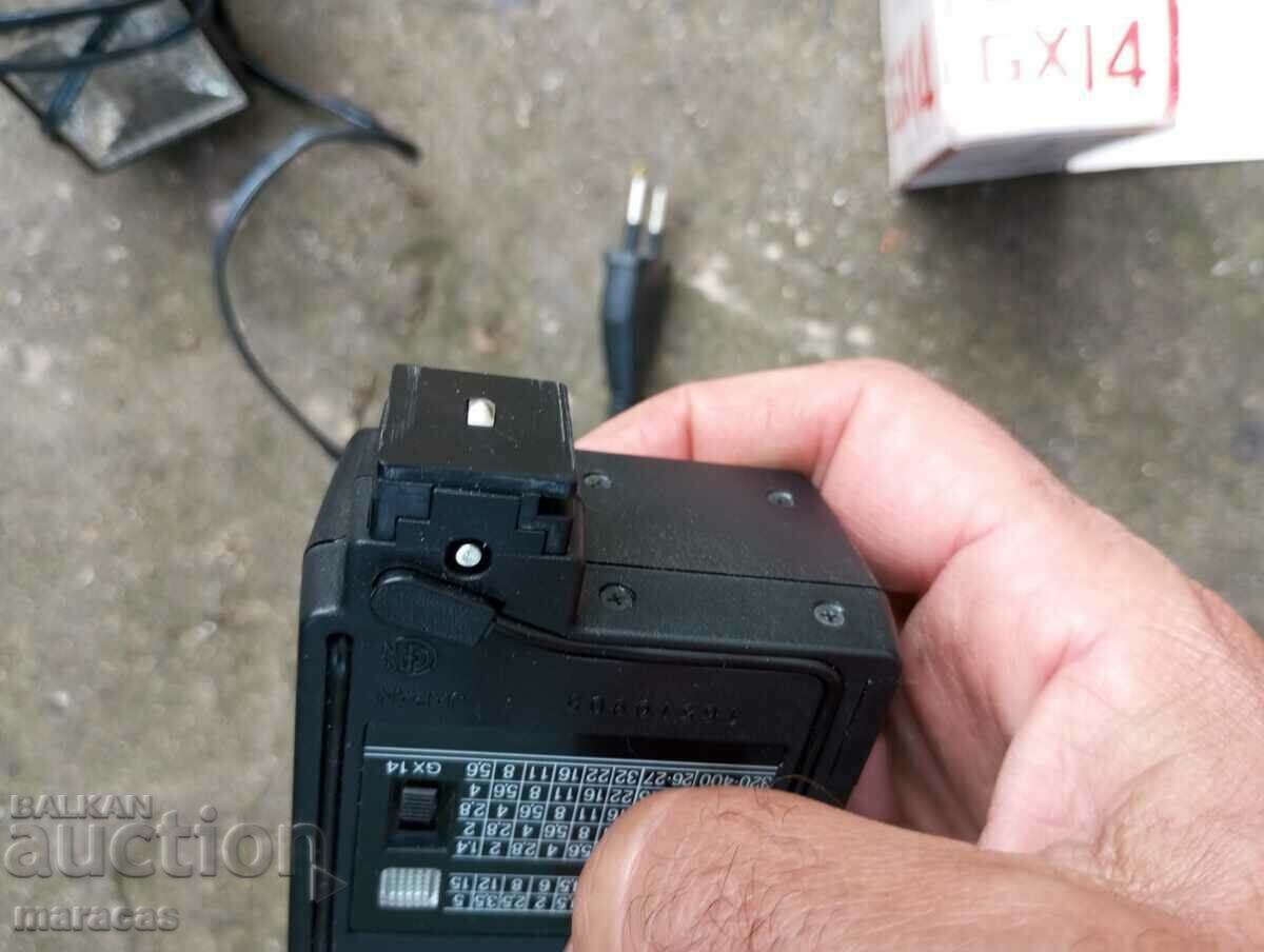 Delivery of Flashes for cameras Delivery of Flashes for cameras