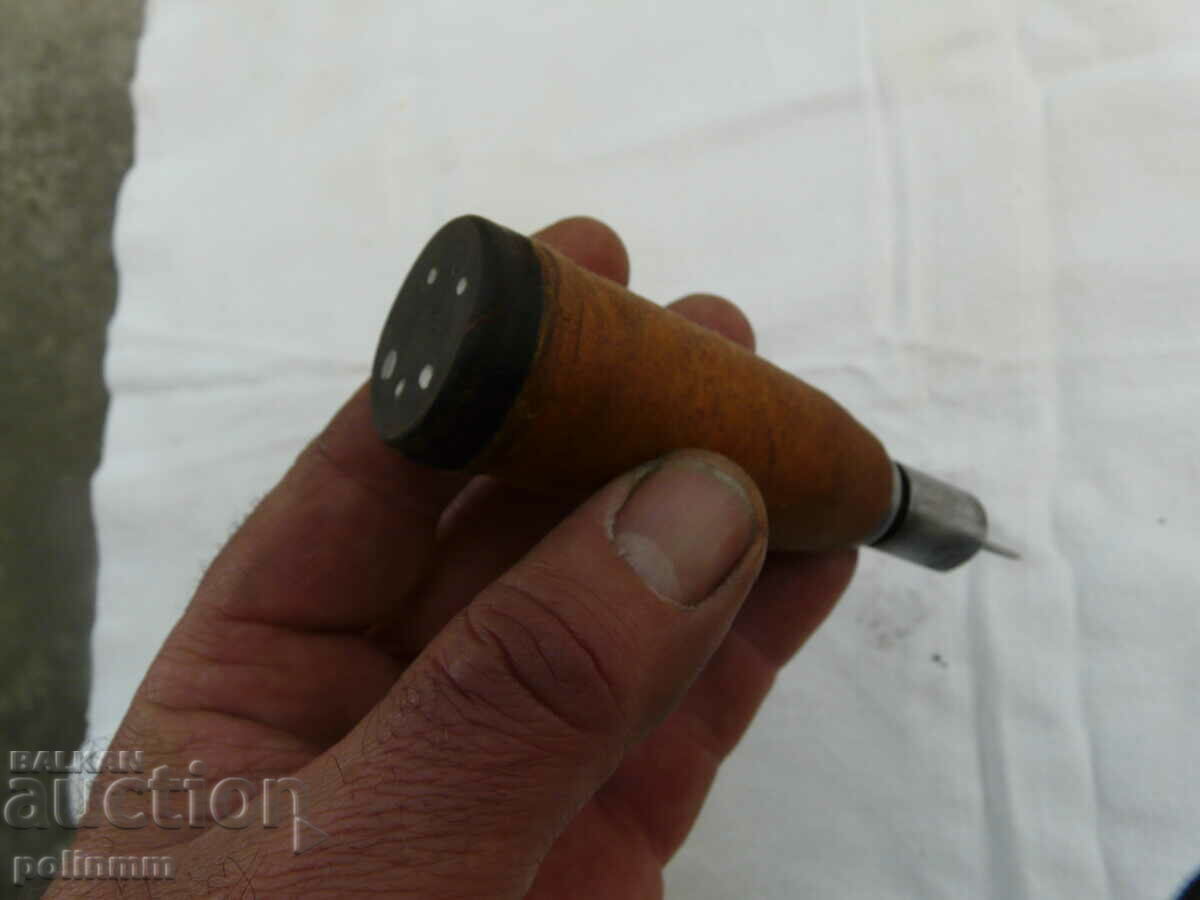 Auction Old Saracen awl Auction Old Saracen awl