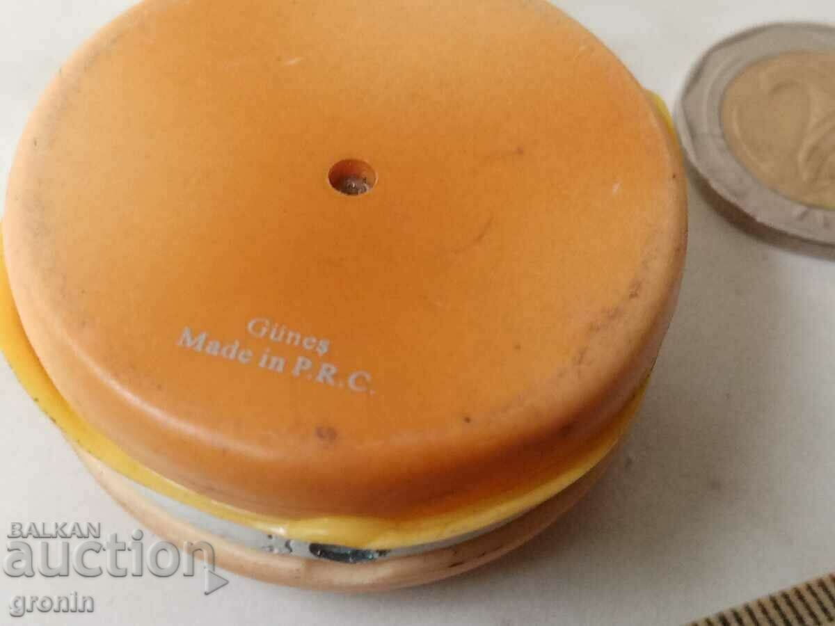 Rrr, KFC hamburger lighter, vintage, retro with price 45.00 BGN | € 23.01 Rrr, KFC hamburger lighter, vintage, retro with price 45.00 BGN | € 23.01