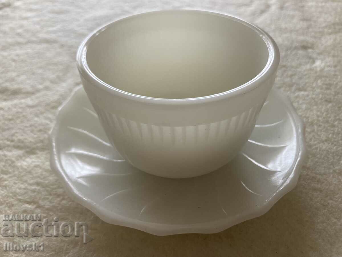 I am selling a tea (coffee) service with price 25.00 BGN | € 12.78 I am selling a tea (coffee) service with price 25.00 BGN | € 12.78