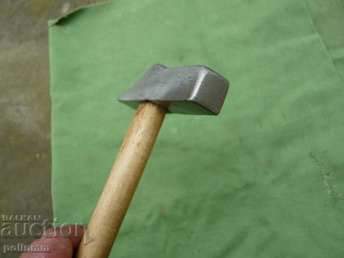 Delivery of Old German hammer - 279 Delivery of Old German hammer - 279