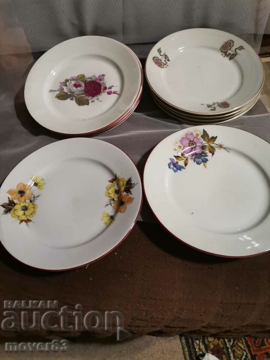 Porcelain plates. Lot.