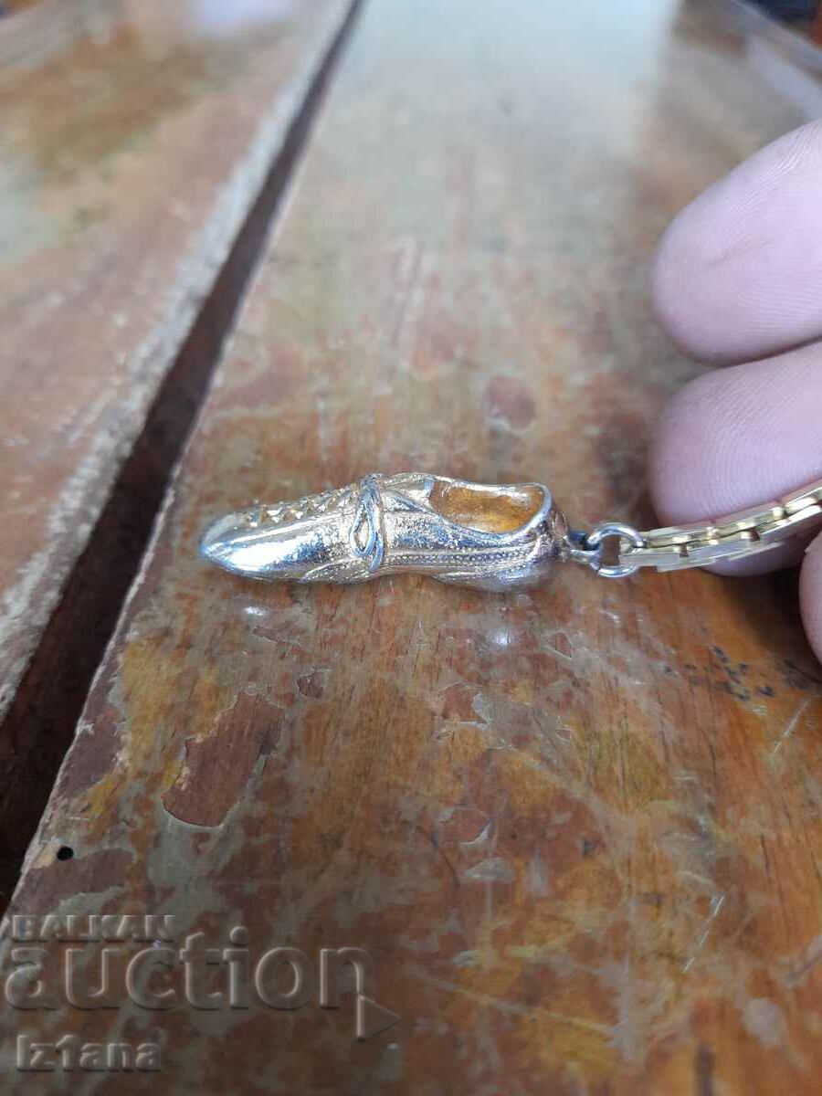 Auction  Old key chain Golden Shoe