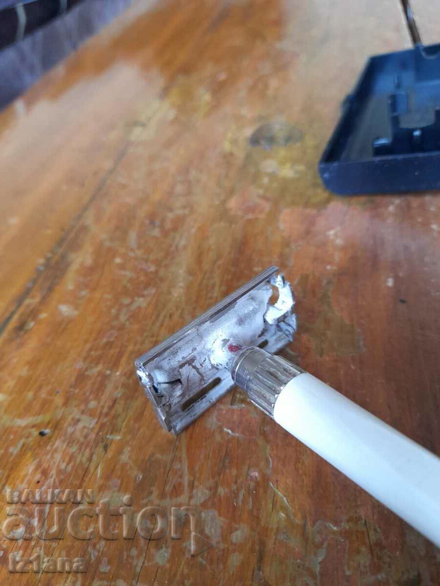 Old razor Astra - 5 Old razor Astra - 5