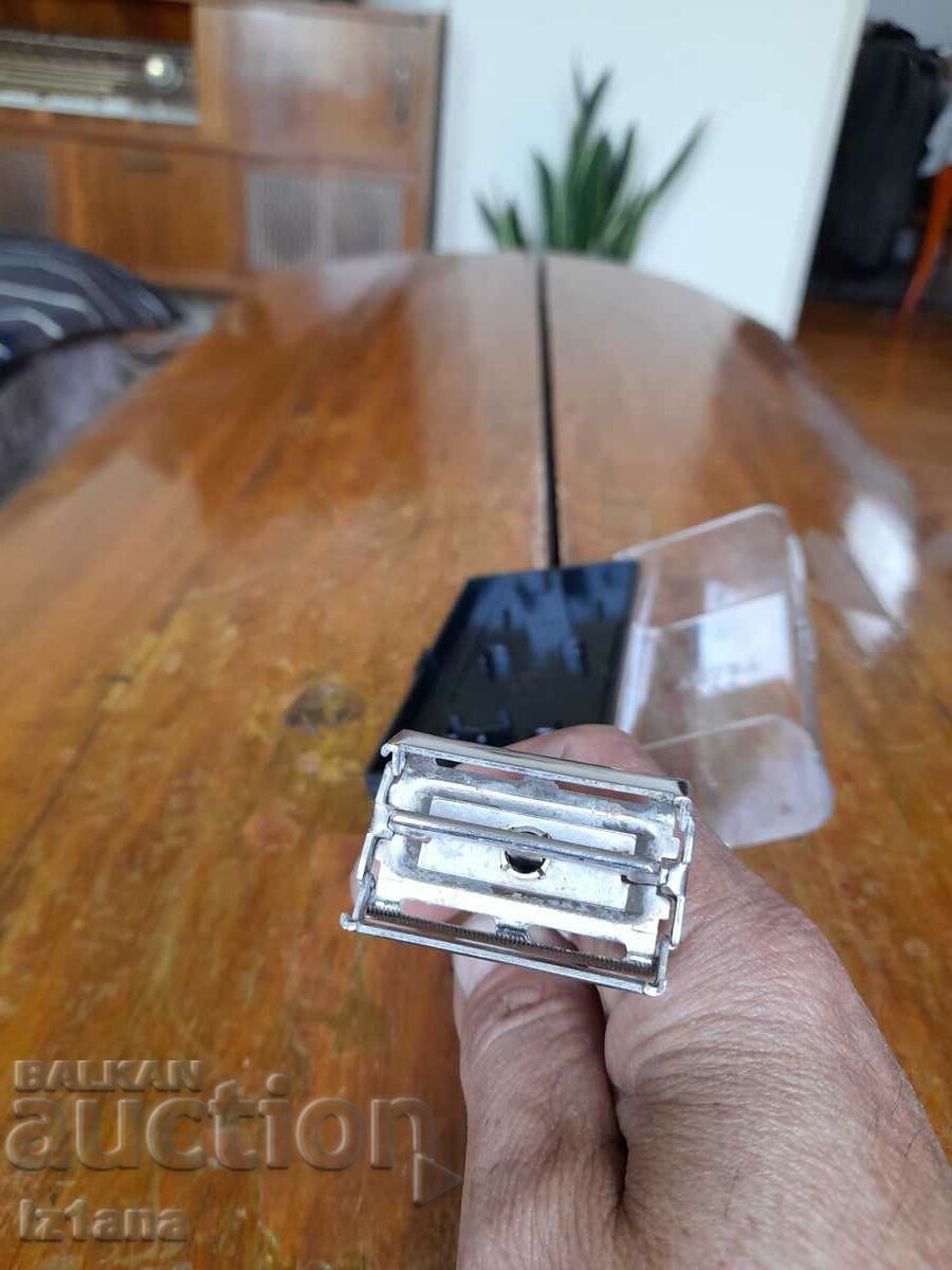 Old razor Astra - 7 Old razor Astra - 7