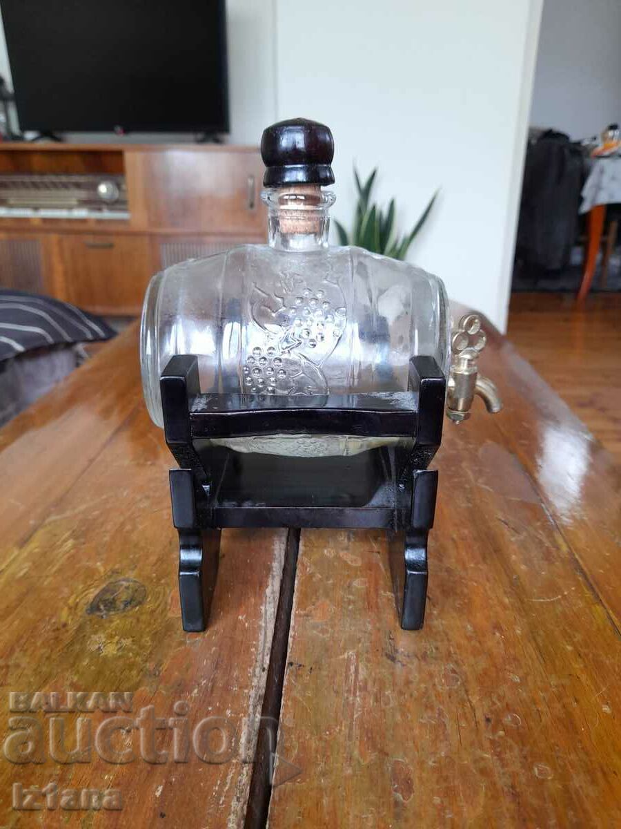 Sticla veche, sticla, butoi, butoi cu preț 55.00 BGN | € 28.12 Sticla veche, sticla, butoi, butoi cu preț 55.00 BGN | € 28.12