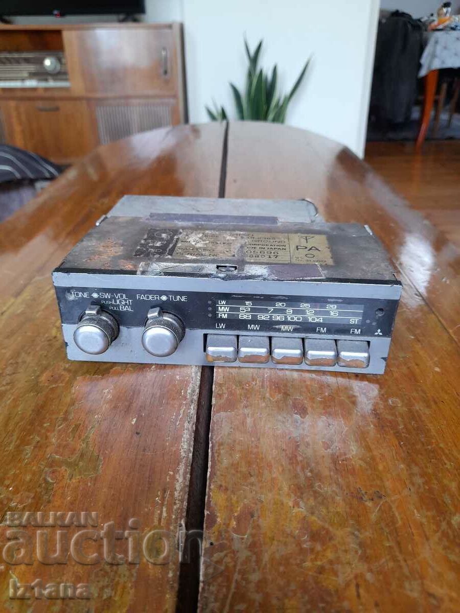 Old car radio, radio receiver