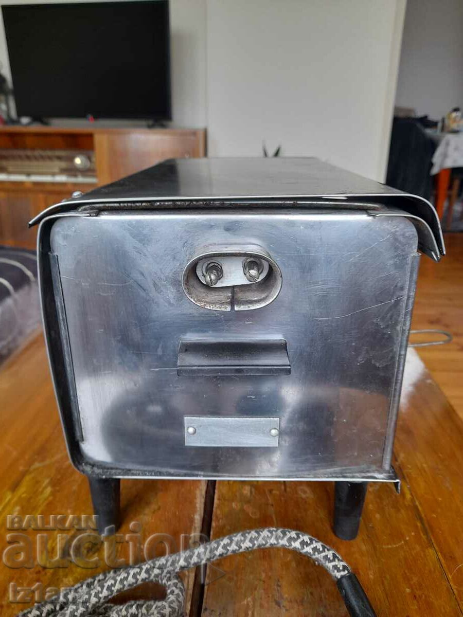 Old sandwich grill with price 75.00 BGN | € 38.35