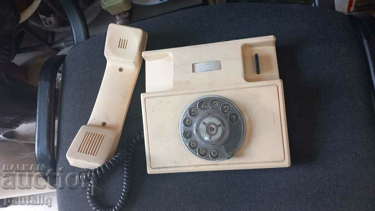 OLD PHONE WITH WASHER with price 8.00 BGN | € 4.09 OLD PHONE WITH WASHER with price 8.00 BGN | € 4.09