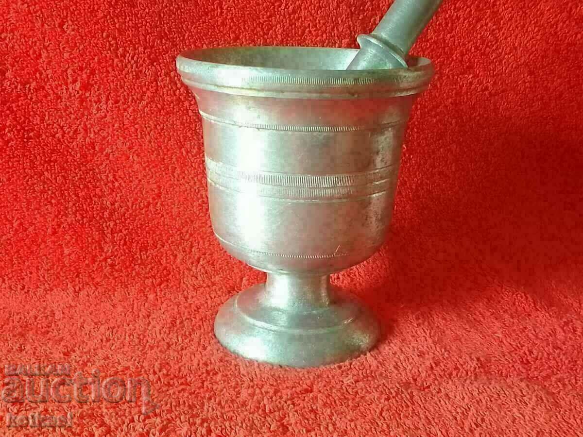 Old mortar made of white metal bronze aluminum mortar with price 35.50 BGN | € 18.15 Old mortar made of white metal bronze aluminum mortar with price 35.50 BGN | € 18.15
