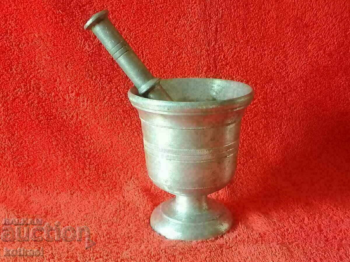 Auction Old mortar made of white metal bronze aluminum mortar Auction Old mortar made of white metal bronze aluminum mortar