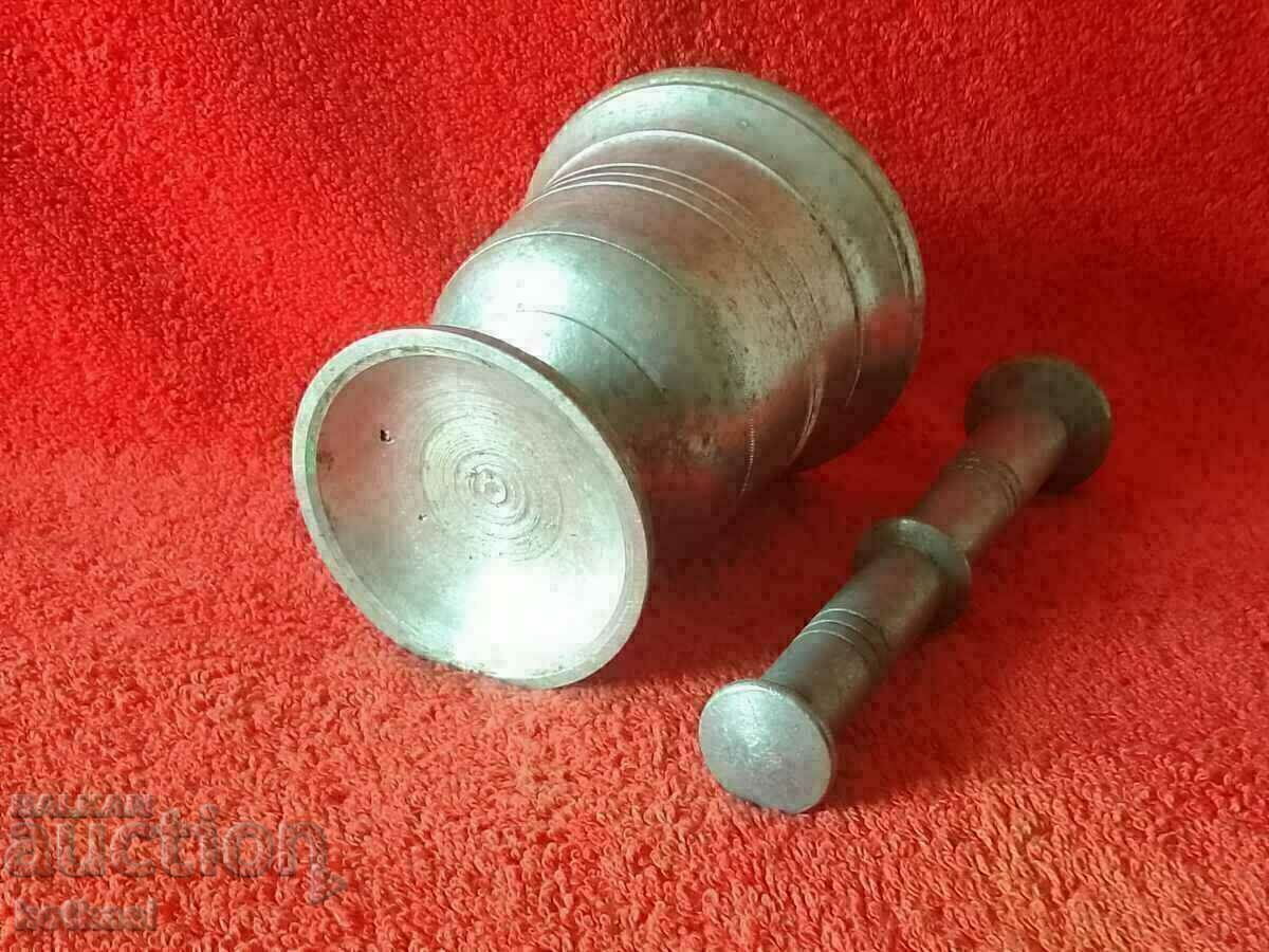 Old mortar made of white metal bronze aluminum mortar - 6 Old mortar made of white metal bronze aluminum mortar - 6