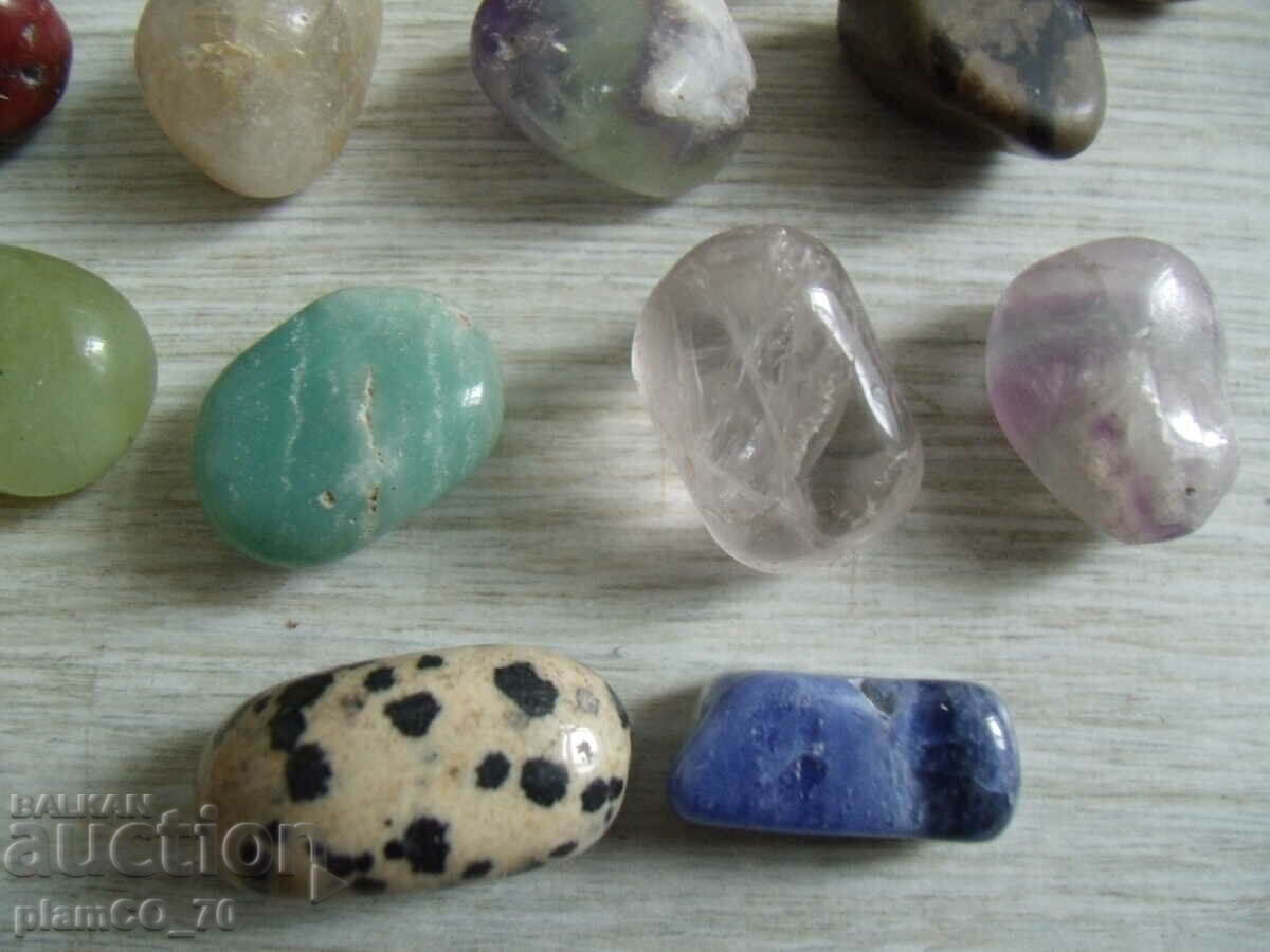 Delivery of No.*7532 mix of 25 semi-precious stones Delivery of No.*7532 mix of 25 semi-precious stones